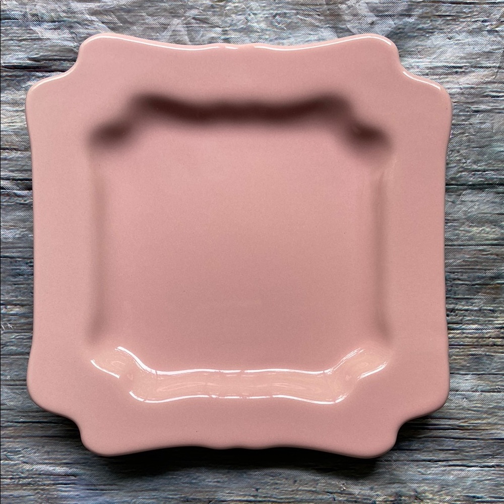 NIB Sweet Laurel 6” Dessert Plates Pink and White with Scalloped Edges - Picture 4 of 10